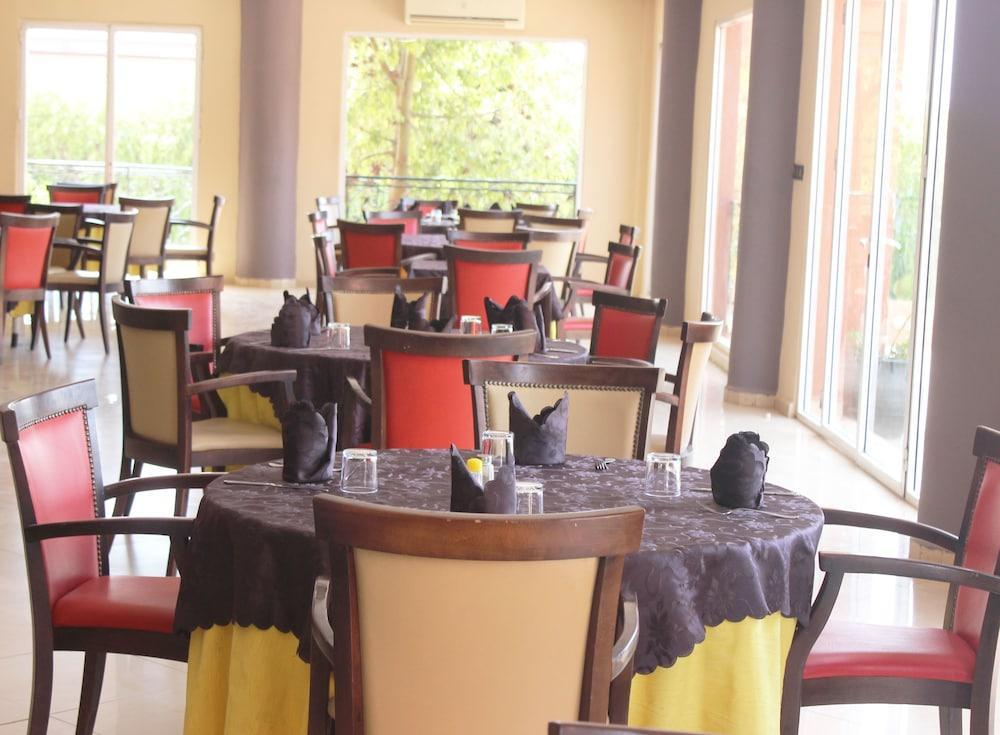 Hotel Al Bassatine Béni Mellal Extérieur photo